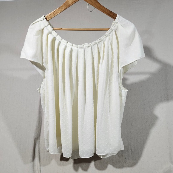 LC Lauren Conrad Tops - LC Lauren Conrad Plus 1X Off White Swiss Dot Tie Back Neck Short Sleeve Top